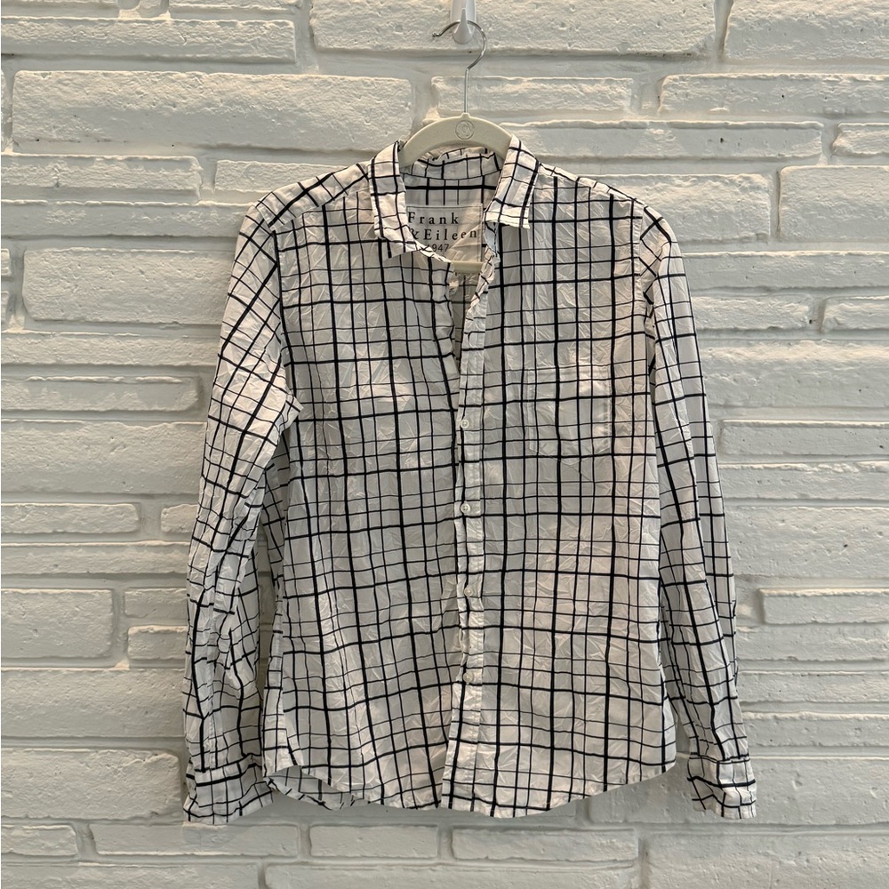 Frank & Eileen “Barry” Crinkled Plaid Shirt Blue and White - Medium